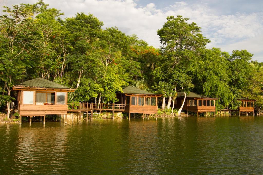 Las Lagunas Boutique Hotel Flores Exterior foto