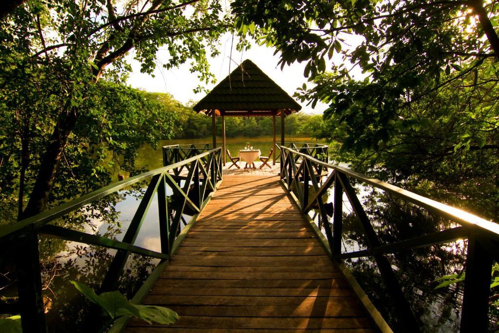 Las Lagunas Boutique Hotel Flores Exterior foto